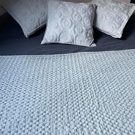 Maison d'hôtes Chambre avec patio en centre ville 3*