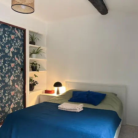 Chambre avec patio en centre ville 3*